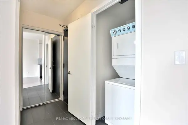 4070 Confederation Pkwy #3106, Mississauga, ON L5B 0E9