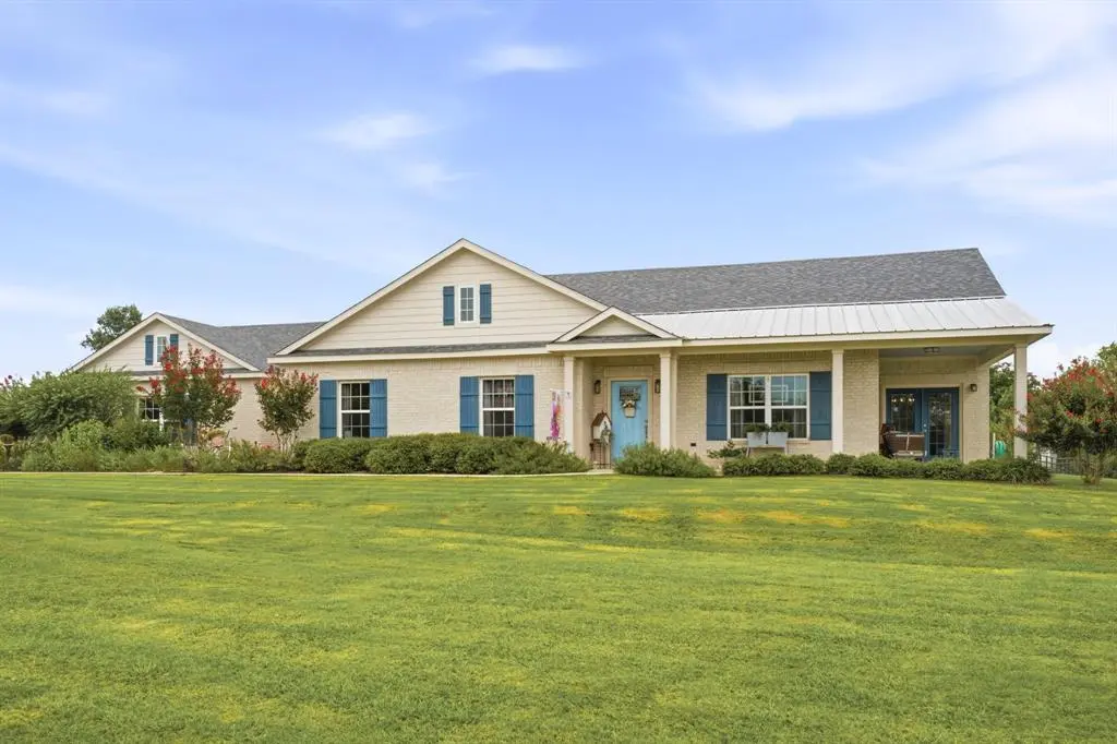 131 Whispering Winds Drive, Gunter, TX 75058