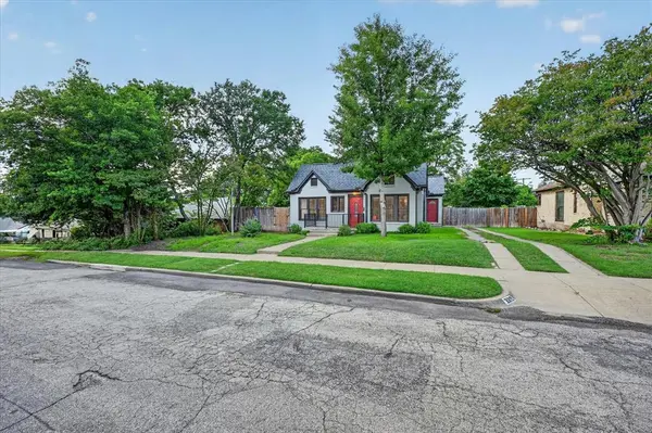 3319 Irwindell Boulevard, Dallas, TX 75211