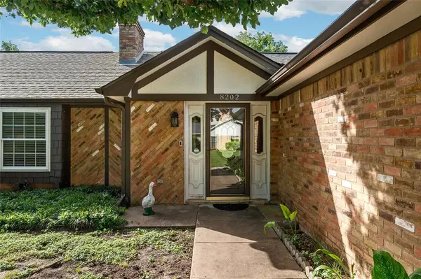 8202 Whippoorwill Drive, Woodway, TX 76712