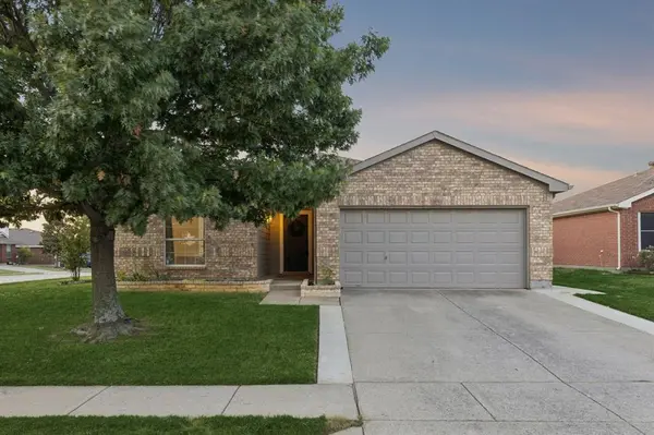 8601 King Ranch Drive, Cross Roads, TX 76227