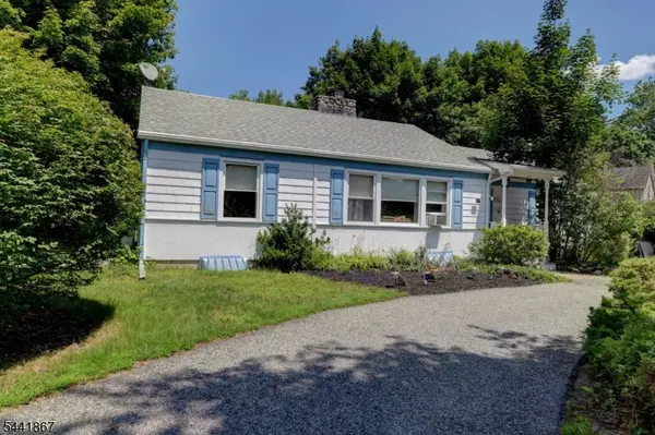1 Welch Rd, Ringwood Boro, NJ 07456