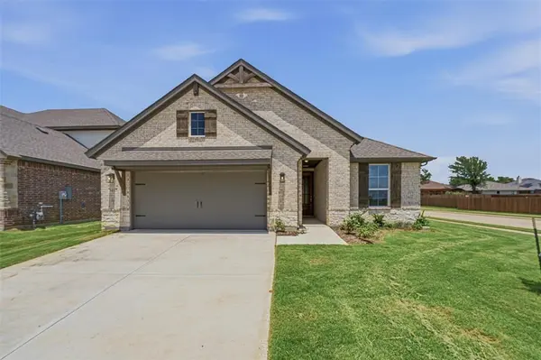 3415 Helena Street, Gainesville, TX 76240