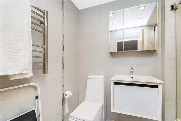 75 Oceana DR East #1H, Brooklyn, NY 11235