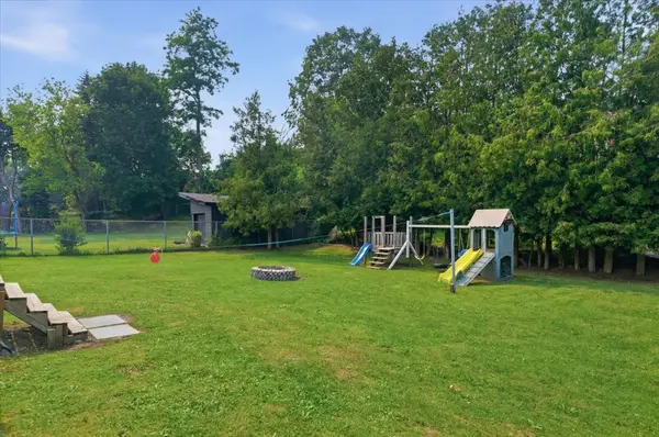 10 Victor DR, Whitchurch-stouffville, ON L4A 3G5