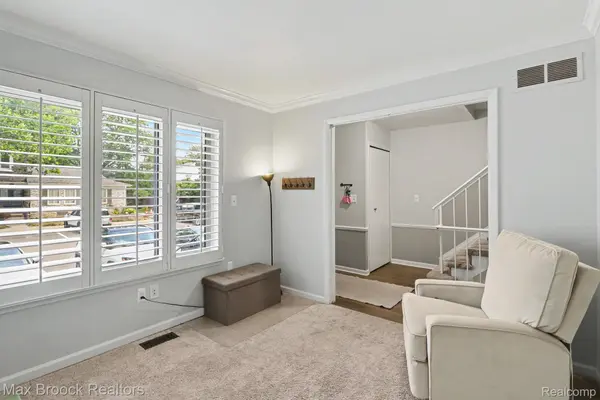 1928 S Wickham W, Royal Oak, MI 48073