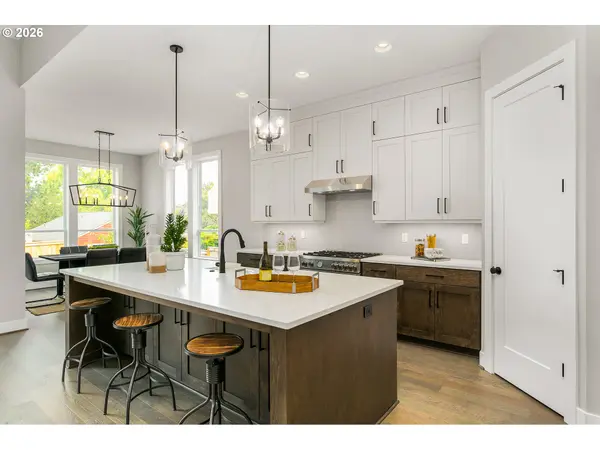 9244 SW 74TH AVE, Portland, OR 97223