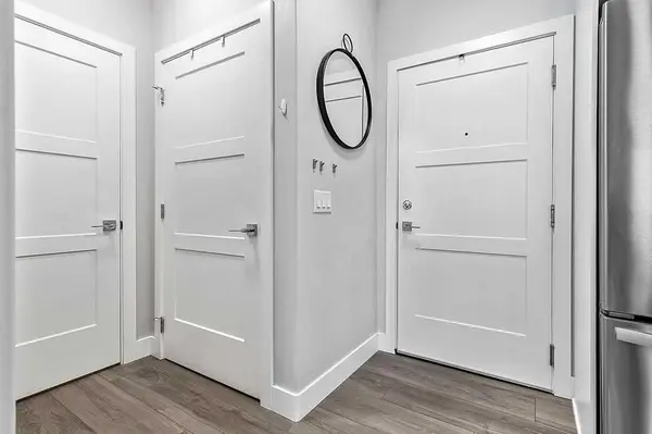 8355 19 AVE SW #302, Calgary, AB T3H 6G3
