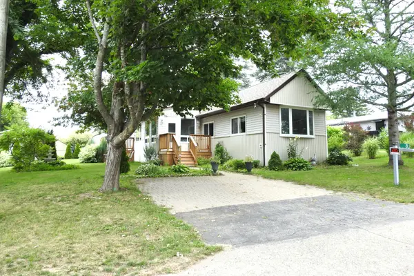 8 Claremont CRES,  Oro-medonte,  ON L3V 0P9