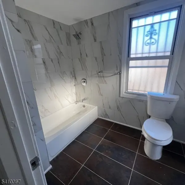 345 Summer Ave, Newark City, NJ 07104