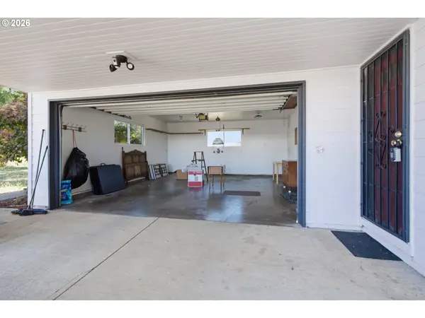 13517 LELAND RD, Oregon City, OR 97045