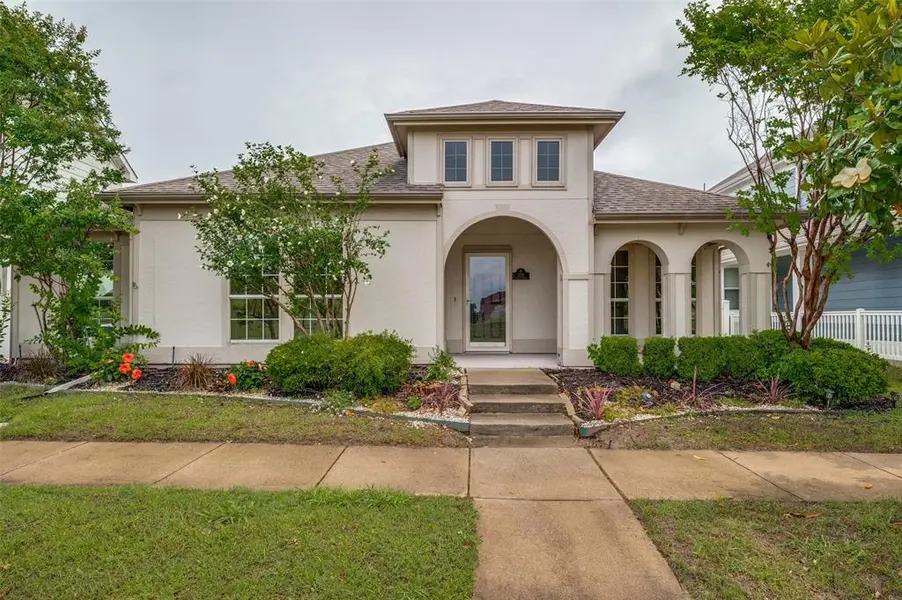 1128 Cotton Exchange Drive, Savannah, TX 76227