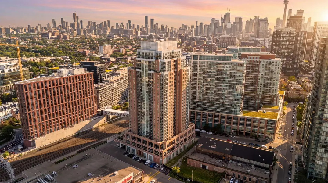 125 Western Battery RD #2815, Toronto C01, ON M6K 3R8