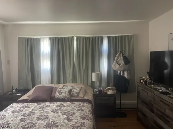 54 Parker St, Dover Town, NJ 07801