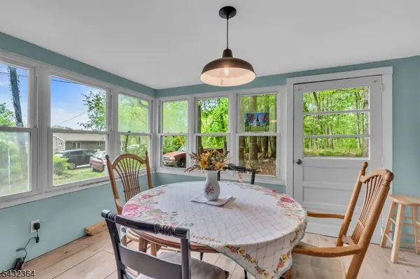 20 Plaza Dr, Hampton Twp., NJ 07860