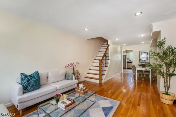 34 Waldo Ave #13, Jersey City, NJ 07306