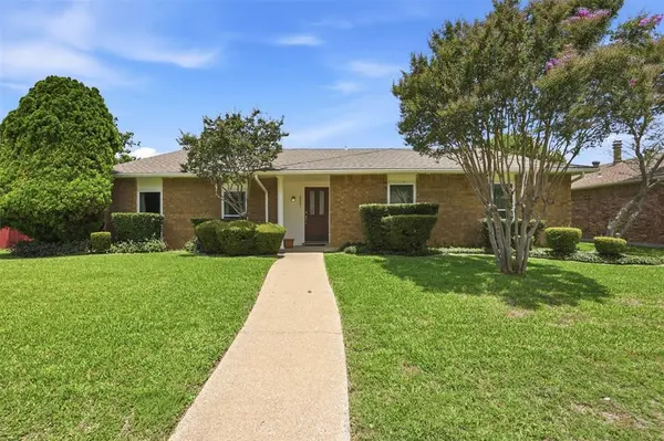 2821 High Plateau Drive,  Garland,  TX 75044