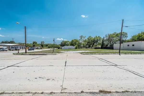 8017 White Settlement Road, White Settlement, TX 76108