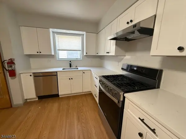 8 Elm St, Elizabeth City, NJ 07208