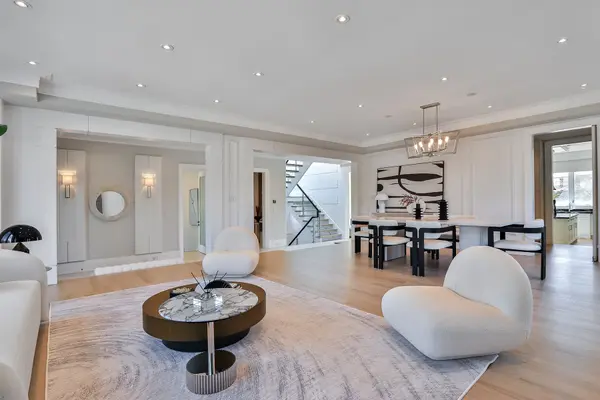 261 Patricia AVE, Toronto C07, ON M2M 1J7