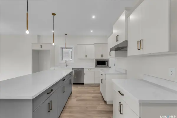 207 Amisk WAY, Saskatoon, SK S7V 1W5
