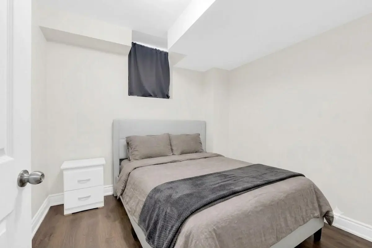 57 Forbes TER, Milton, ON L9T 3X8