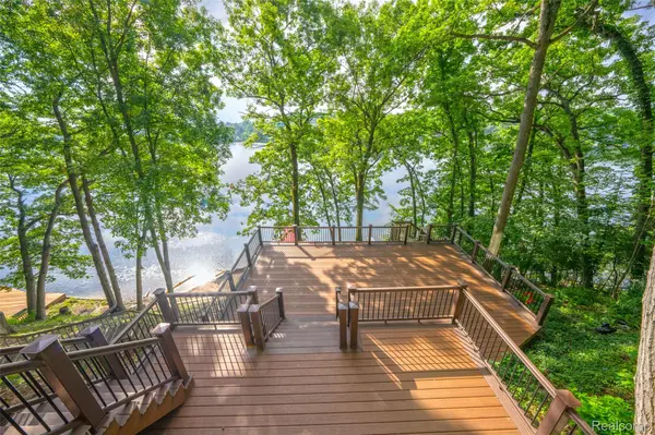 8516 Thendara BLVD, Independence Charter Township, MI 48348