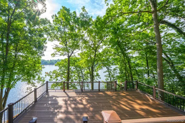 8516 Thendara BLVD, Independence Charter Township, MI 48348