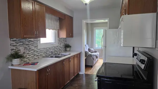 129 Heydon AVE, New Tecumseth, ON L9R 1N6