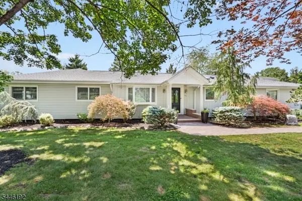 216 Glen Crest Dr, Branchburg Twp., NJ 08853