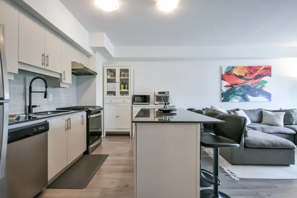 8 Culinary LN #604, Barrie, ON L9J 0T2