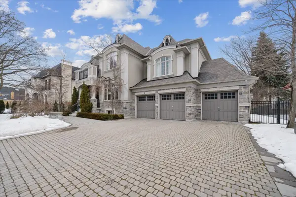 8 Thornhill AVE, Vaughan, ON L4J 1J4