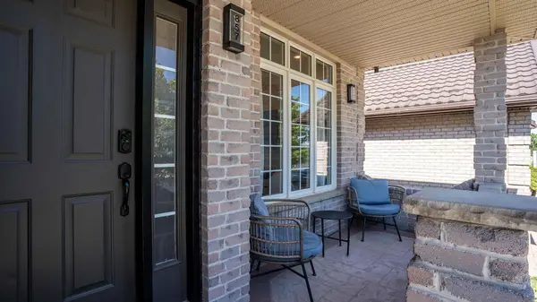 857 CRESTHAVEN CRES, London South, ON N6K 4W4