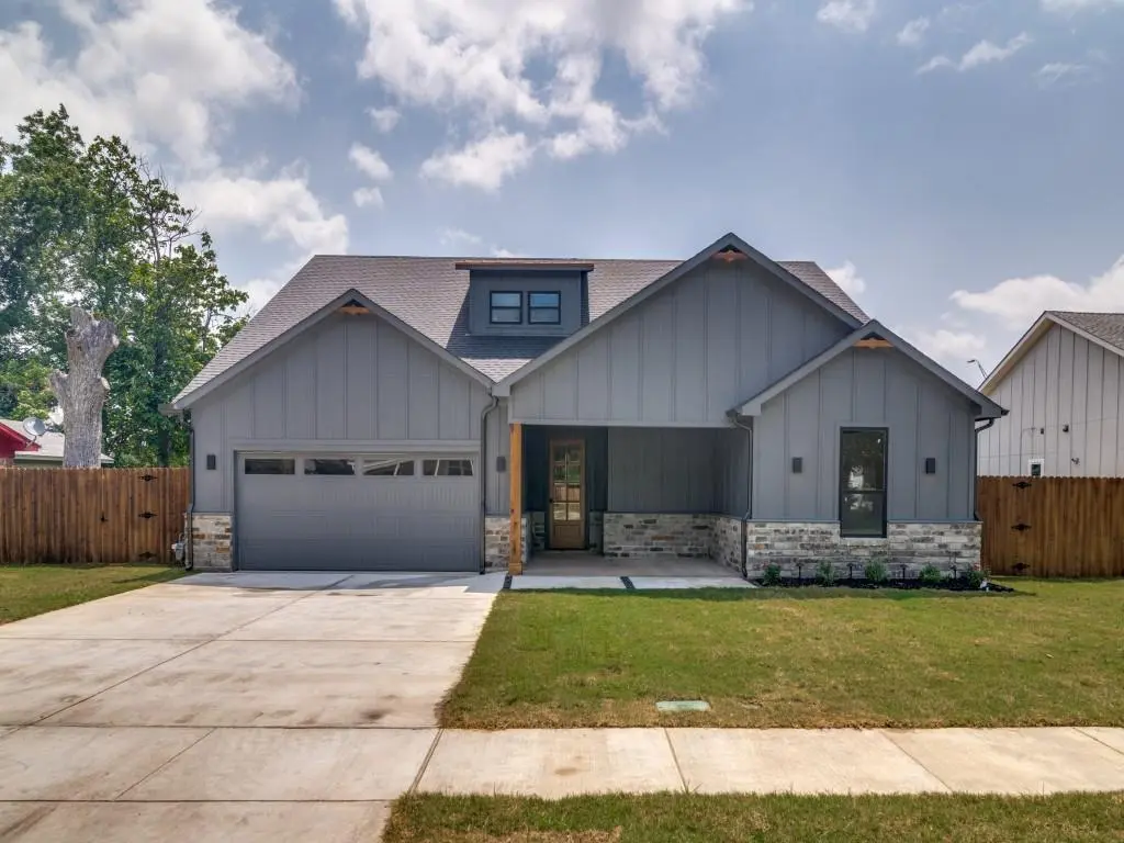 98 San Jacinto Street, Terrell, TX 75160