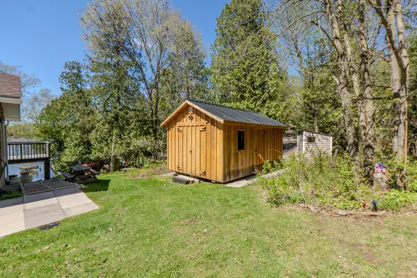 12 Cherry LN, East Ferris, ON P0H 1K0