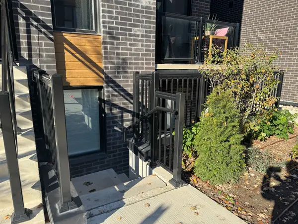 172 Clonmore DR #20, Toronto E06, ON M1N 1Y1