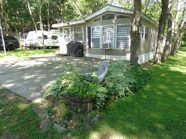 1652 Puddicombre RD #422, Wilmot, ON N3A 2Z4