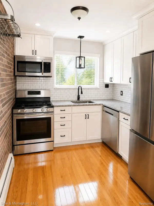 433 Miller AVE #203, Rochester, MI 48307