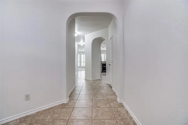 2936 Maple Creek Drive, Fort Worth, TX 76177