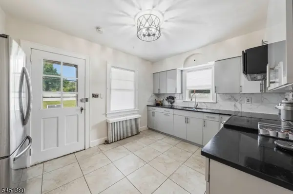 668 Greenbrook Rd, North Plainfield Boro, NJ 07063