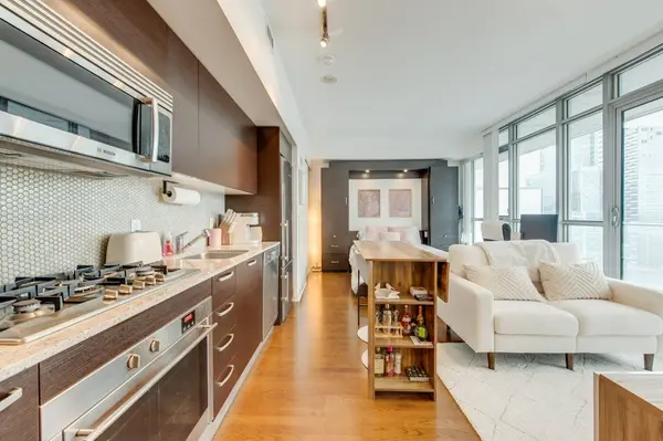 375 King ST W #2710, Toronto C01, ON M5V 1K5