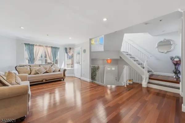 726 Harbortown Blvd, Perth Amboy City, NJ 08861