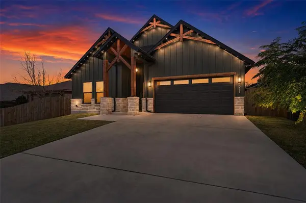 2911 NW 30TH Street, Fort Worth, TX 76106