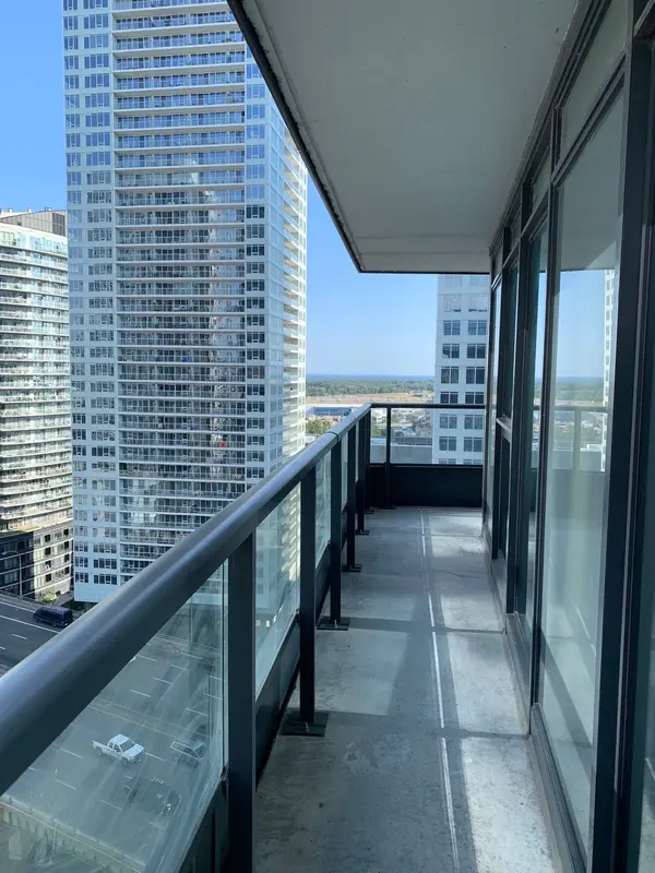 80 Queens Wharf RD #2010, Toronto C01, ON M5V 0J3