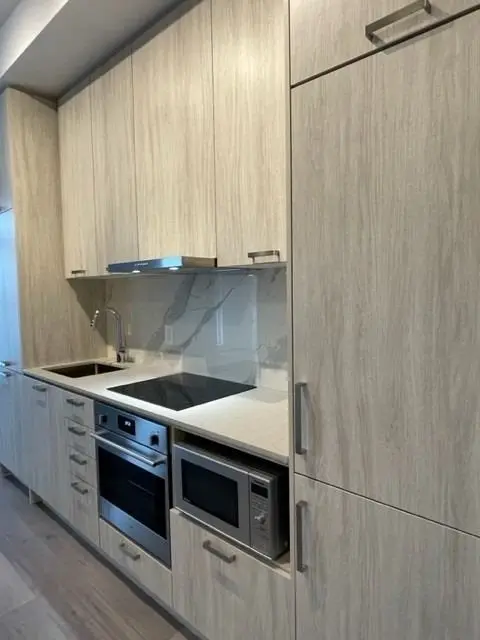 38 Honeycrisp CRES #519, Vaughan, ON L4K 0M8