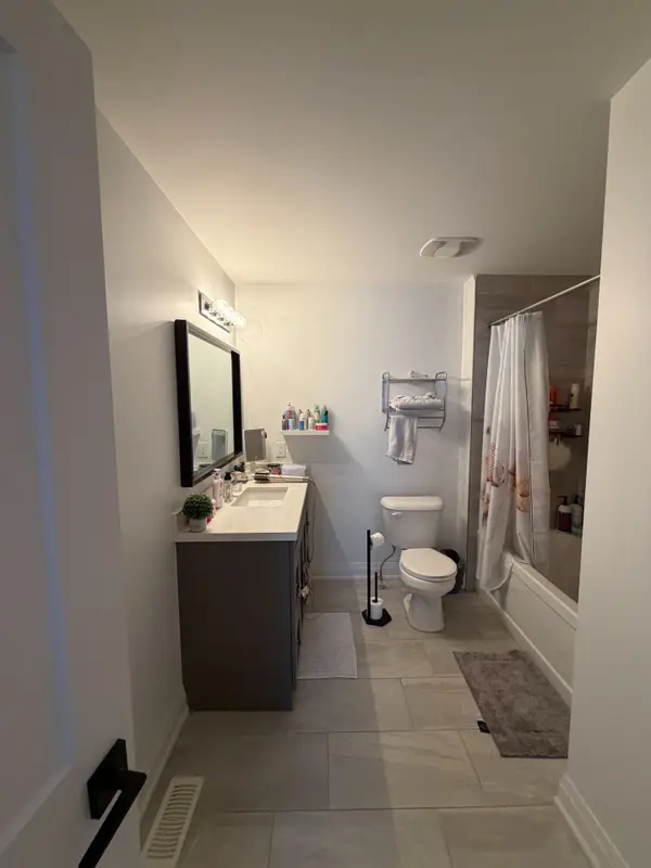 2 Stonehart LN, Barrie, ON L4M 7E8