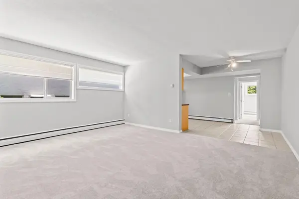 56 Hamlet RD SW #126, Calgary, AB T2V 3C8