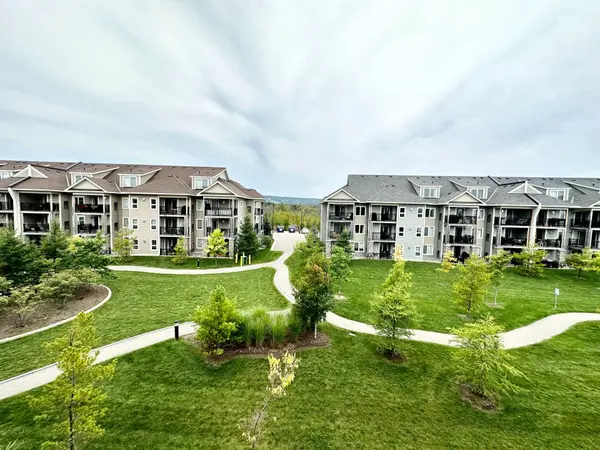 4 Cove CT #306, Collingwood, ON L9Y 0Y6