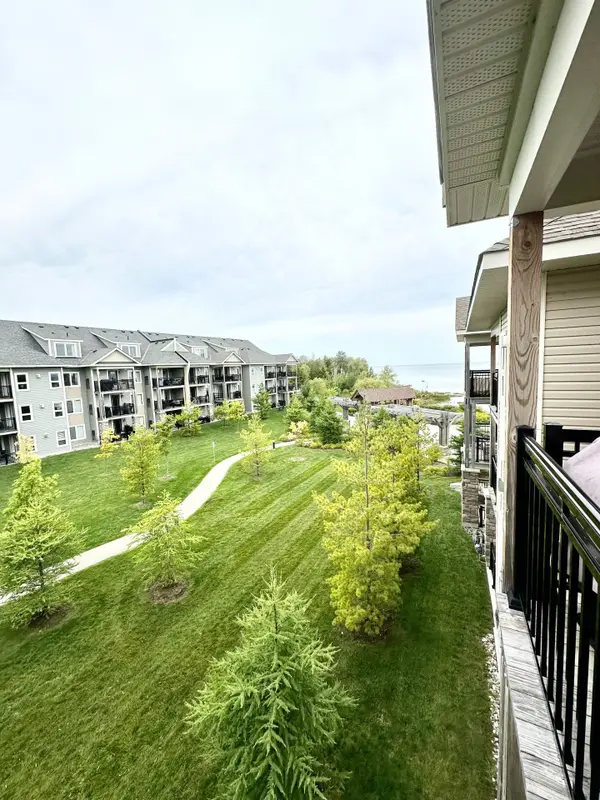 4 Cove CT #306, Collingwood, ON L9Y 0Y6