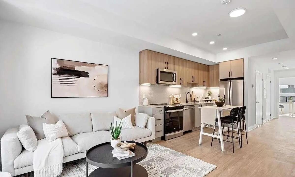 15 Brenthall AVE #15, Toronto C07, ON M2R 0B3